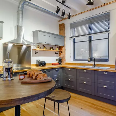 3 Bed In 86490 * 해러게이트