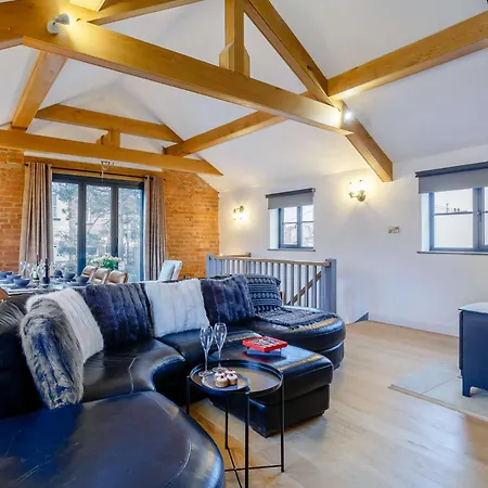 3 Bed In 86490 * 해러게이트